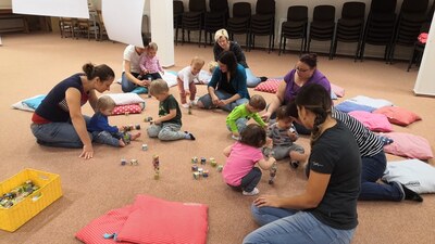 Komín z kostek postavíme, jak - to všichni dobře víme...