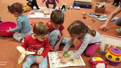 Odpočinek a svačinka u knihy po náročném Knihovníčkovi - Leden 2021