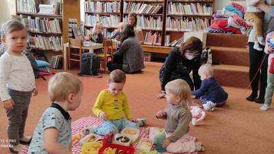 Po společném dovádění následuje společná svačinka v dětském oddělení - Prosinec 2021