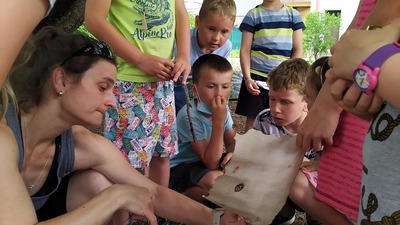 Lupiči příběhů a pokusy - V Zahradě příběhů Knihovny Břetislava Kafky, červen 2021