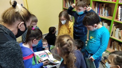 Lupiči příběhů a bilderbuchy - Ve školní knihovně v Horním Kostelci, leden 2021