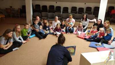 Březnový Bookstart - Čtení knihy Kniholap od H. Docherty