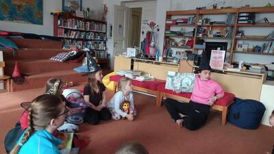 Dopolední společné čtení dalších příběhů čarodějky Winnie na přání