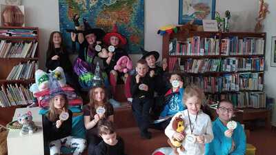 Ocenění čarodějů a čarodějek památeční medailí