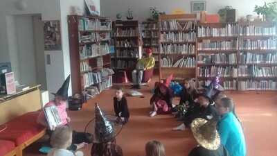 Dopolední společné čtení dalších příběhů čarodějky Winnie na přání