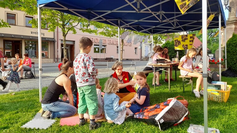 Knihovna na folklórním festivalu