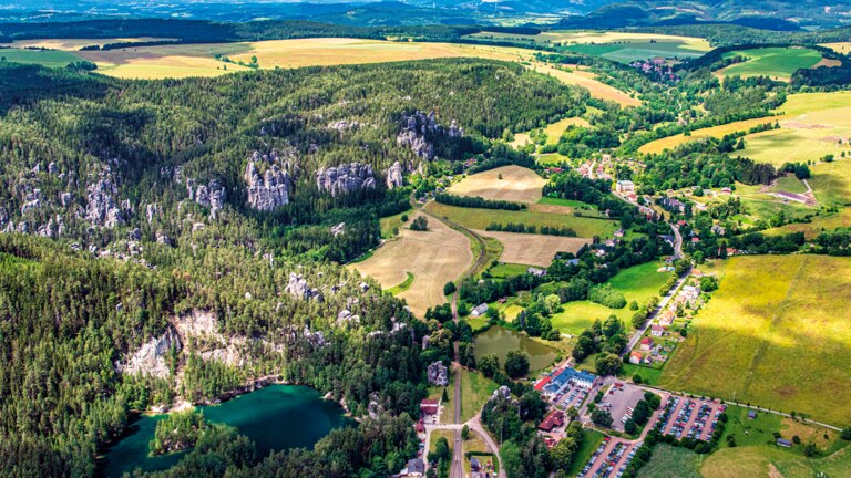Snůška pohlednic ze zájezdů červenokosteleckých seniorů z let 2021-2022