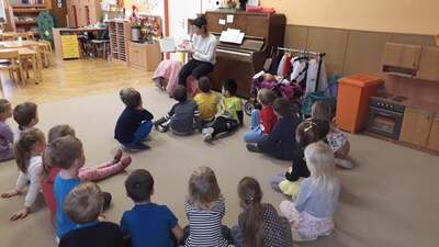 Vánoce 2020 aneb Když nemůže školka do knihovny, může knihovna do školky