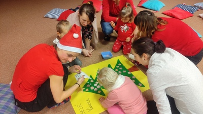 22-12-20 - Zdobení vánočního stromečku