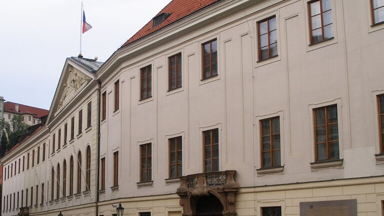 Proč naše země zase potřebuje nějaké reformy? Proč naše země zase potřebuje nějaké reformy?
